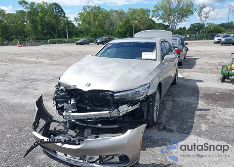 2019 BMW 740I z USA, uszkodzony, nr VIN WBA7E2C5XKB218387